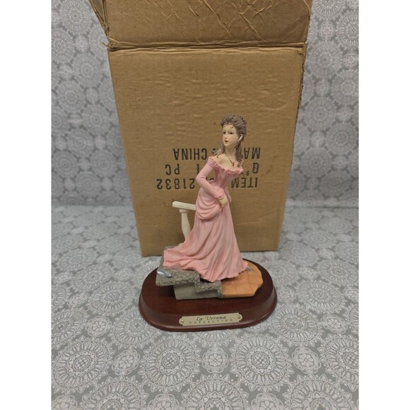 La Verona Collection Cinderella Figurine Woman Statuette‎ On Stairs Open Box - Picture 7 of 7